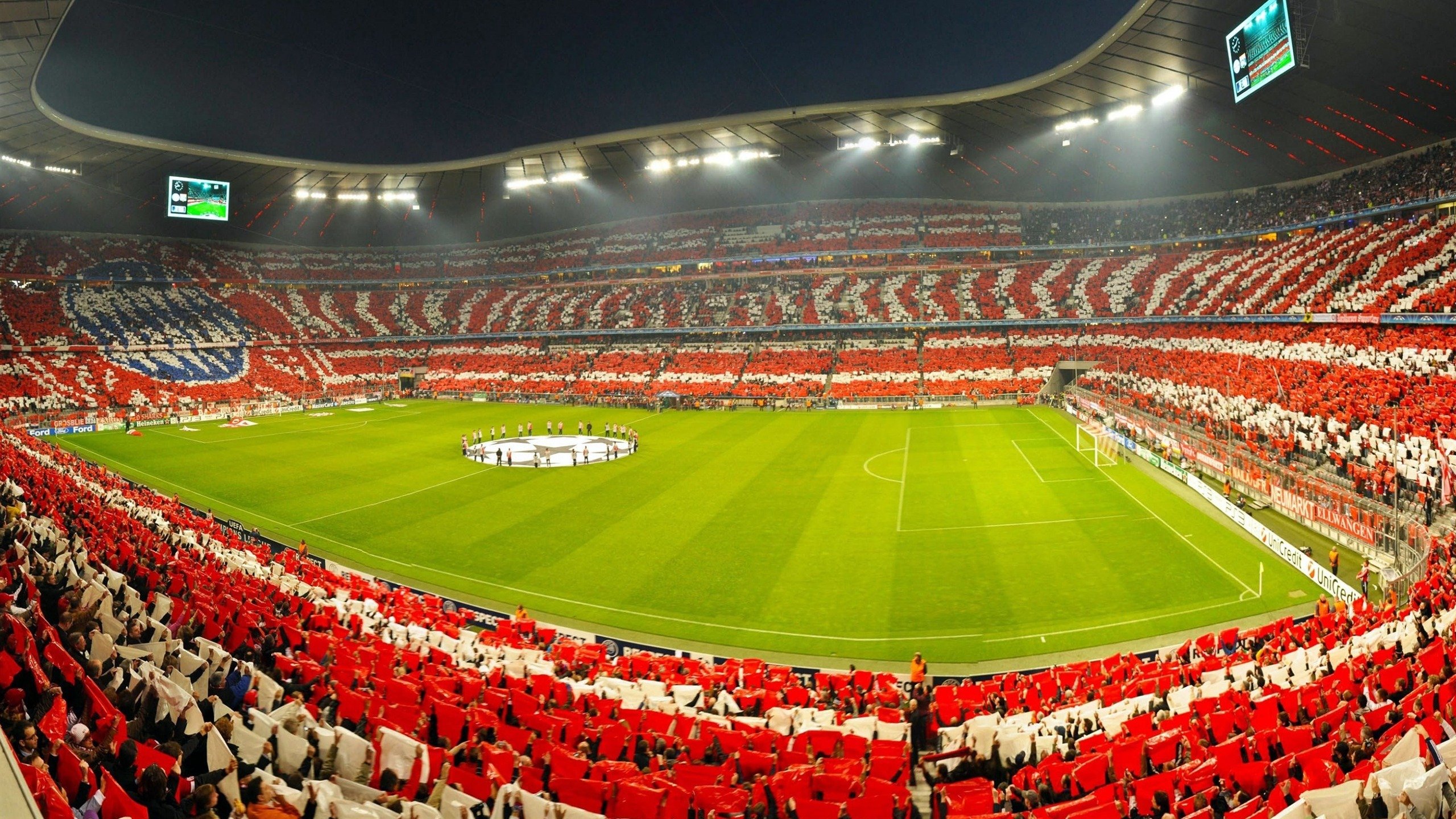 2018年首轮季后赛:库里在最后2分钟,连续投中三记三分,实现“鸟枪换炮”