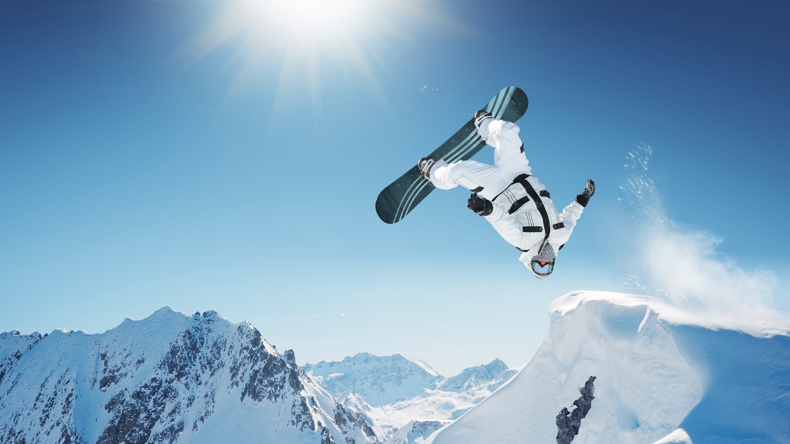 “荒野追击：沙漠与山地的热血追逐”，荒漠追杀中的罪名是